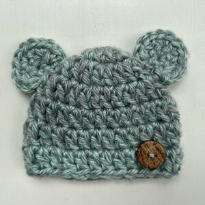 Hand knit newborn hat.